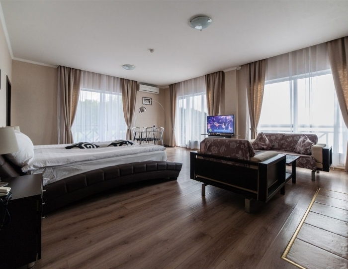 Люкс с камином - Загородный клуб «Медвежьи Озера»