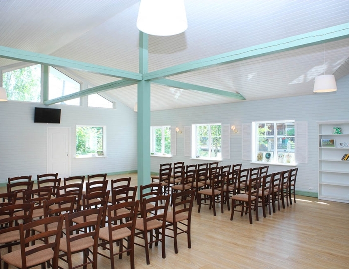 Конференц-зал «Ресторан на воде» - Загородный клуб «Медвежьи Озера»
