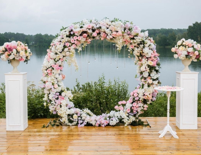 Банкетный зал Ресторан на воде - Загородный клуб «Медвежьи Озера»